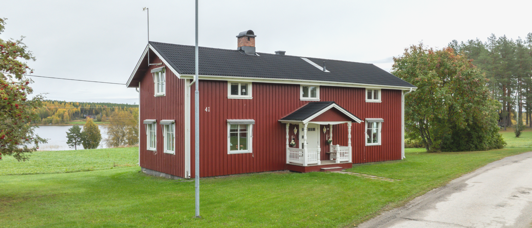 Renbergsvattnet - Västerbottensgård med sjöutsikt