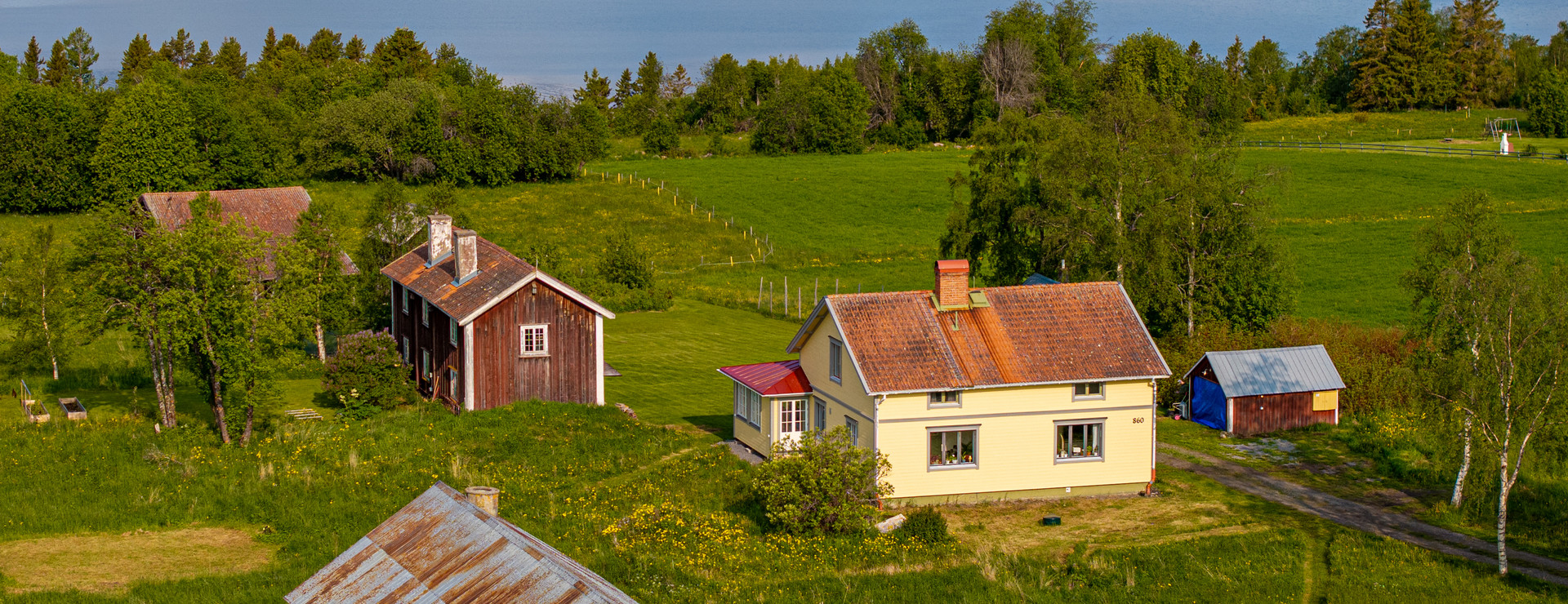 Salom - Gårdsidyll vid Storsjön