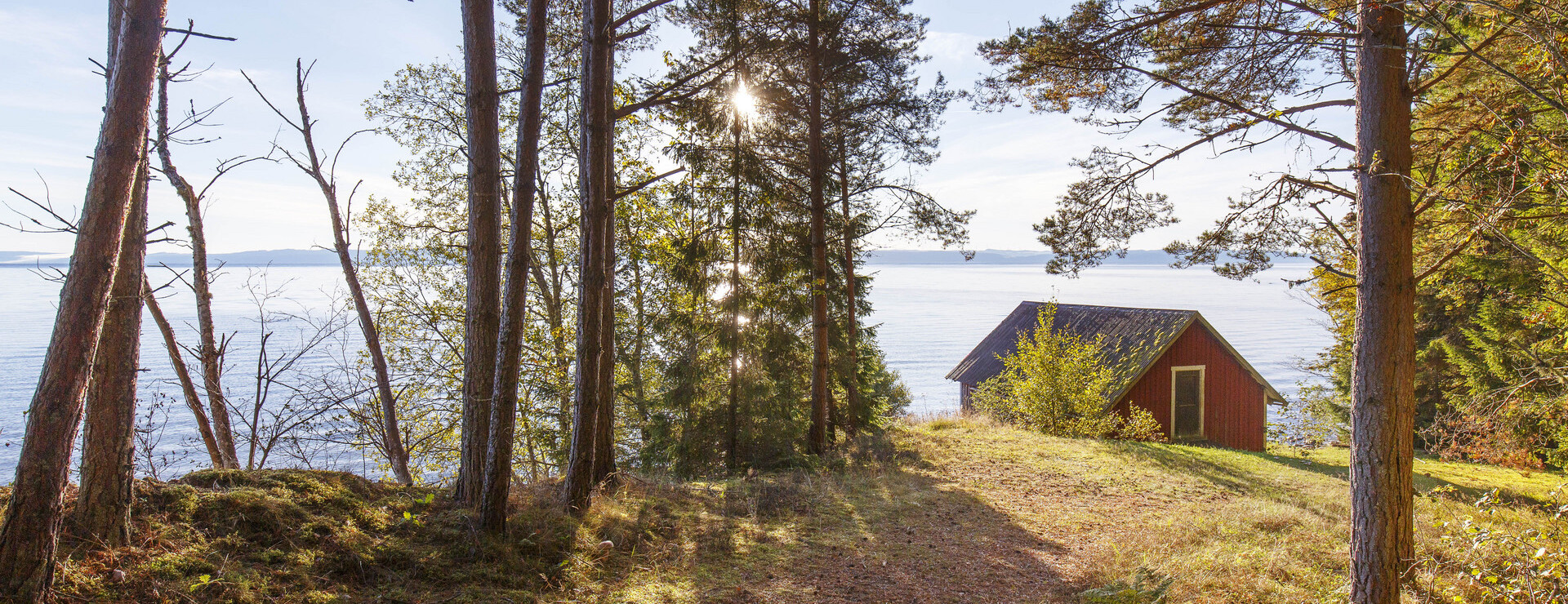 Kämpåsen - Skogsgård vid Vättern
