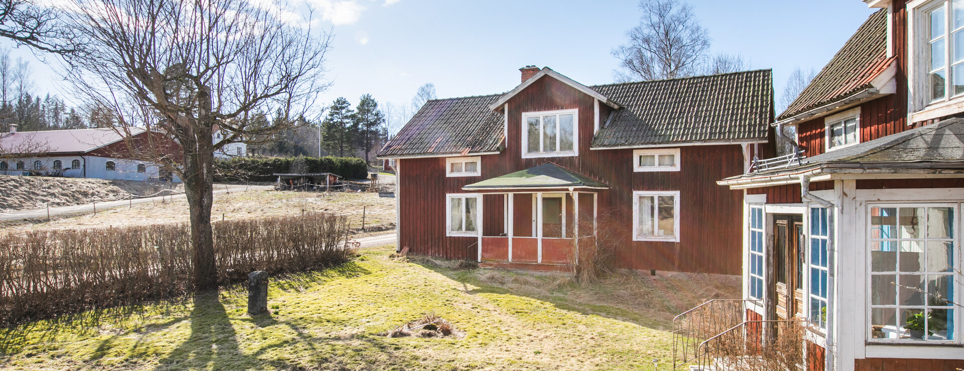 Arvids i Bagghyttan - Charmig gård med porlande bäck