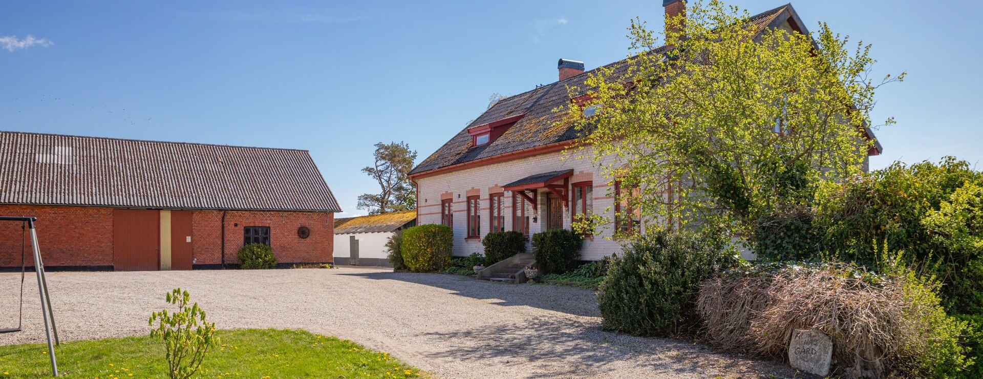 Almnäs gård - Lantlig idyll med stora möjligheter