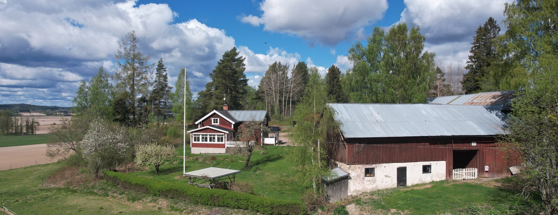 Lassbo - Idyllisk och stadsnära gård