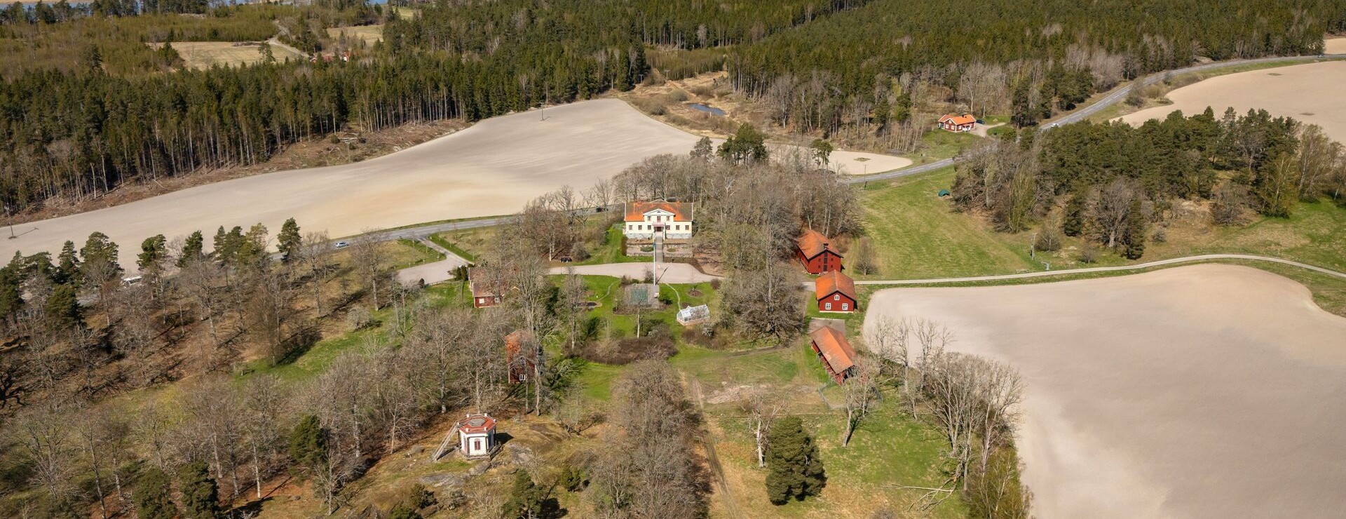 Senäte Gård - Egendom vid Vänern