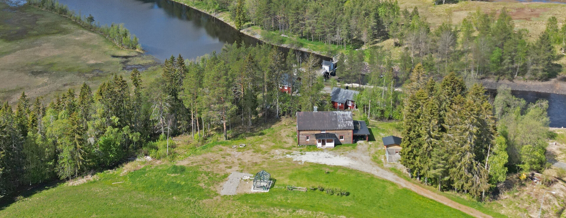 Laxbäcken - Gård vid vattnet