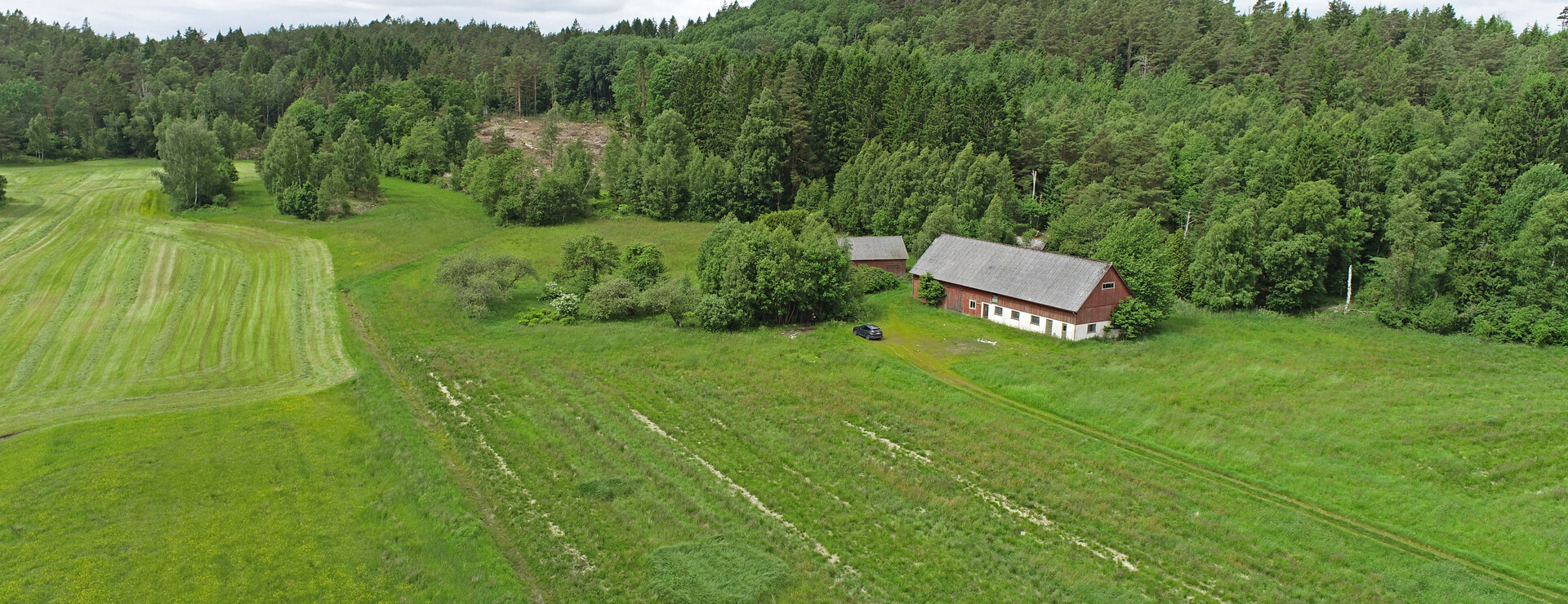 Källsmossen - Äldre gård med skog och jord