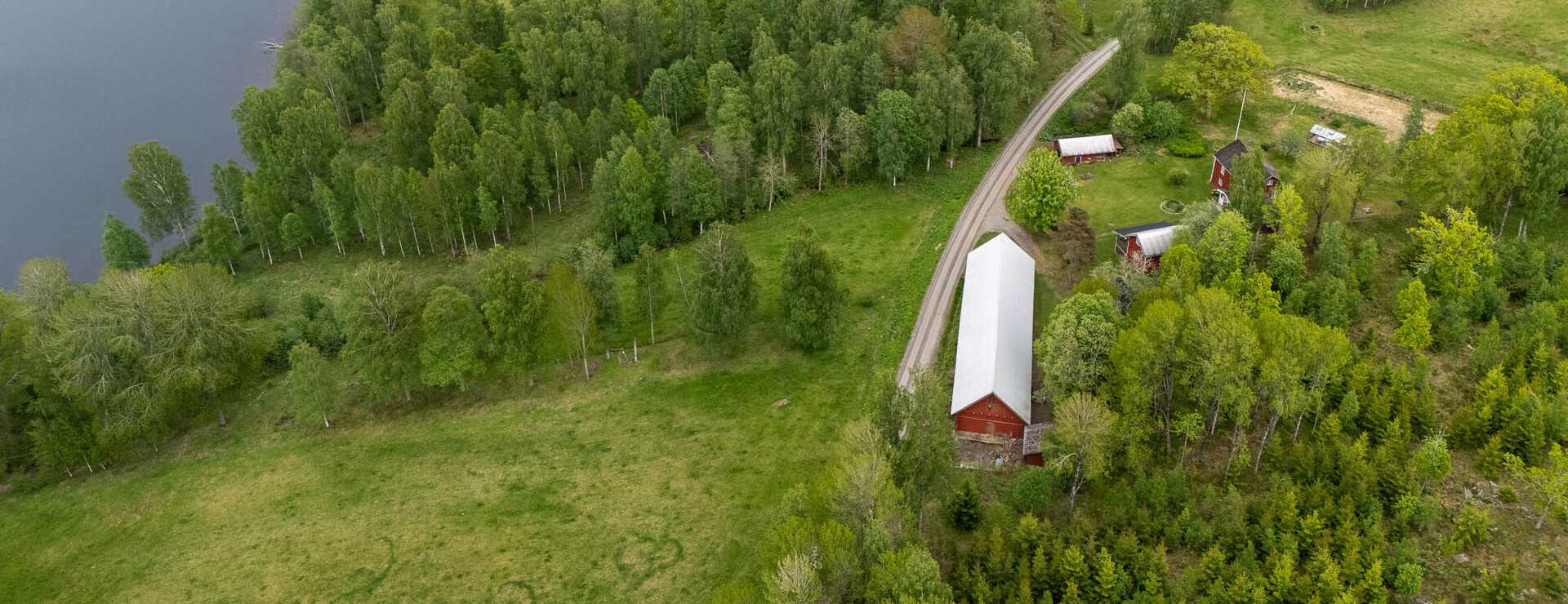 Asslebyn Skarpa - Naturskönt och strandnära boende