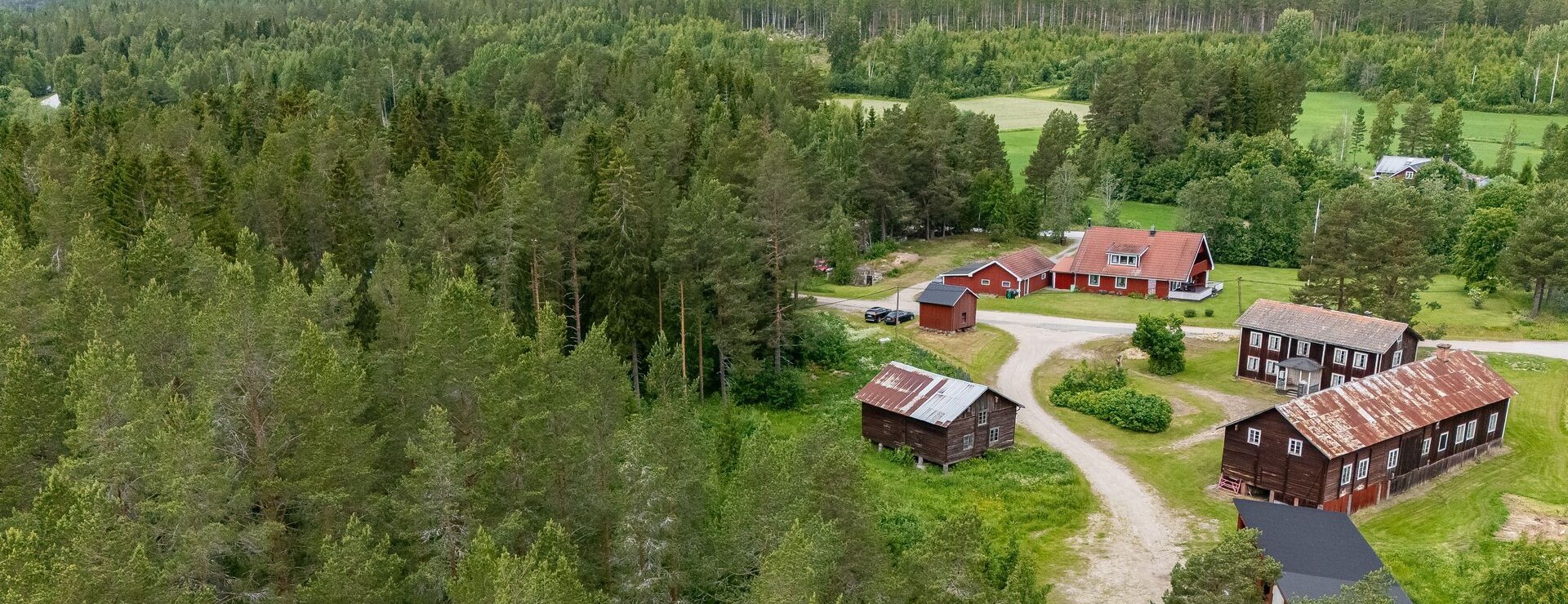 Västtjär - Gård, villa och skog