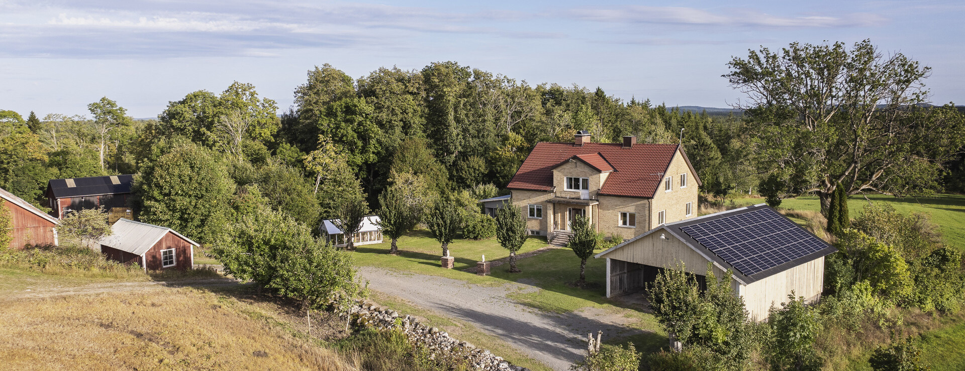 Stora Äskås - Skogsgård söder om Stensjön