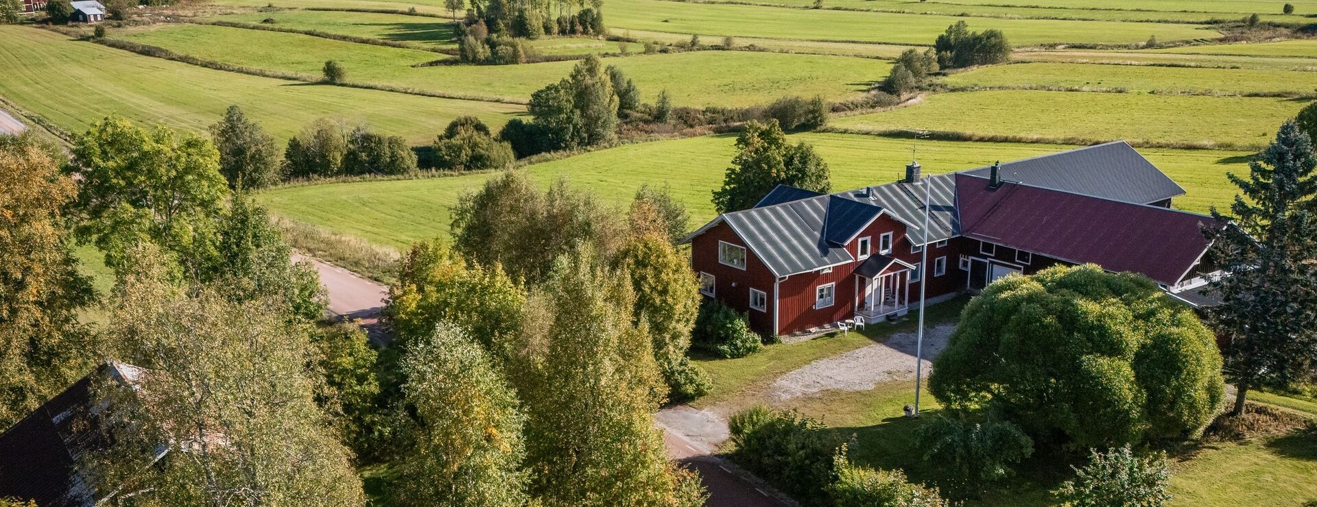 Sör på backen - Gård, skog, åker, jakt och strand